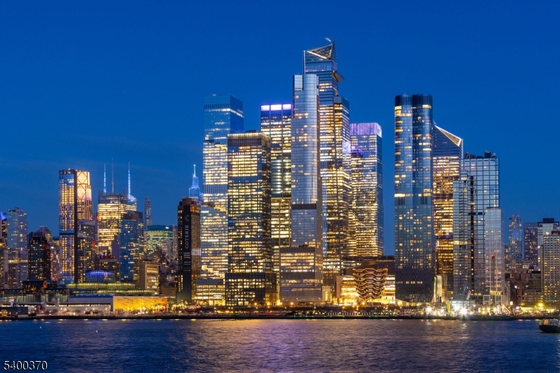 Lincoln Harbor - Residential