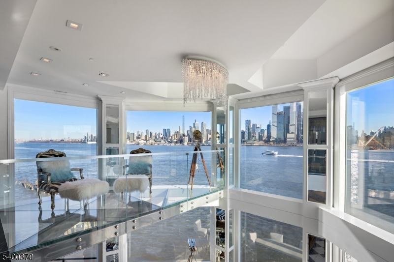 Lincoln Harbor - Residential