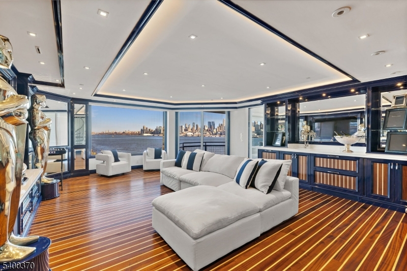 Lincoln Harbor - Residential