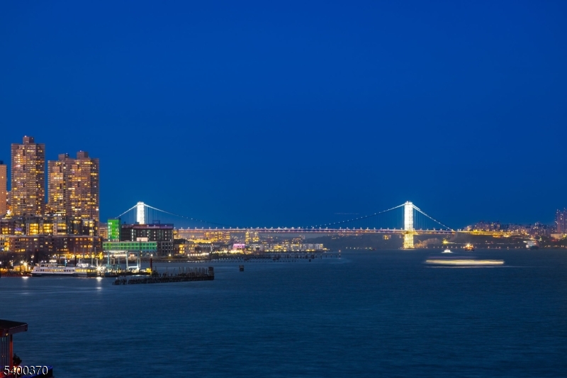 Lincoln Harbor - Residential