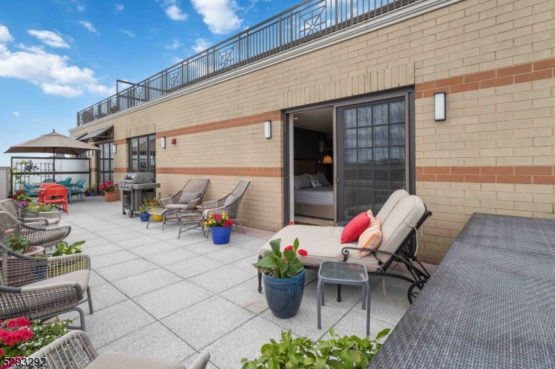 40 PARK PLACE - Residential