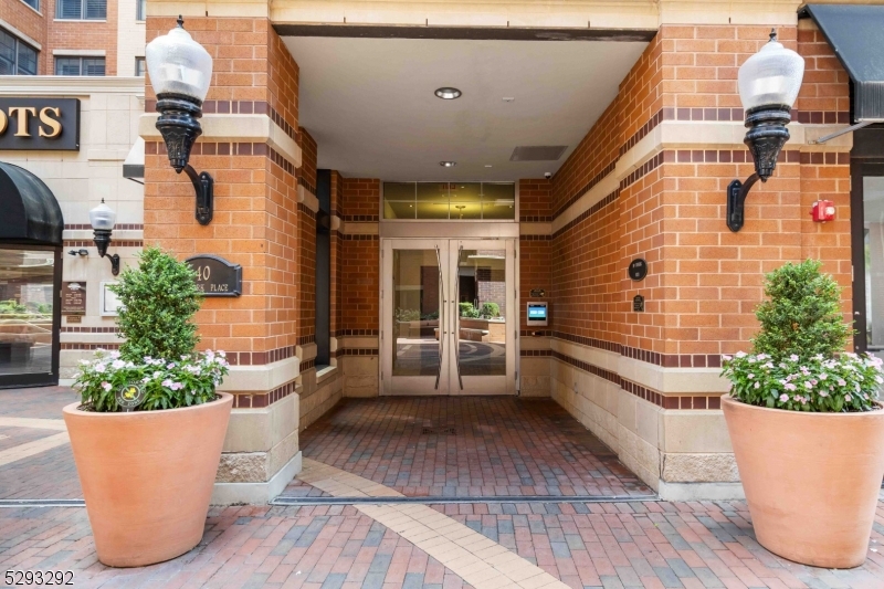 40 PARK PLACE - Residential