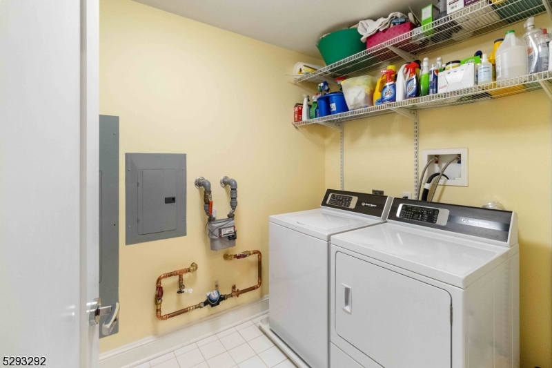 40 PARK PLACE - Residential