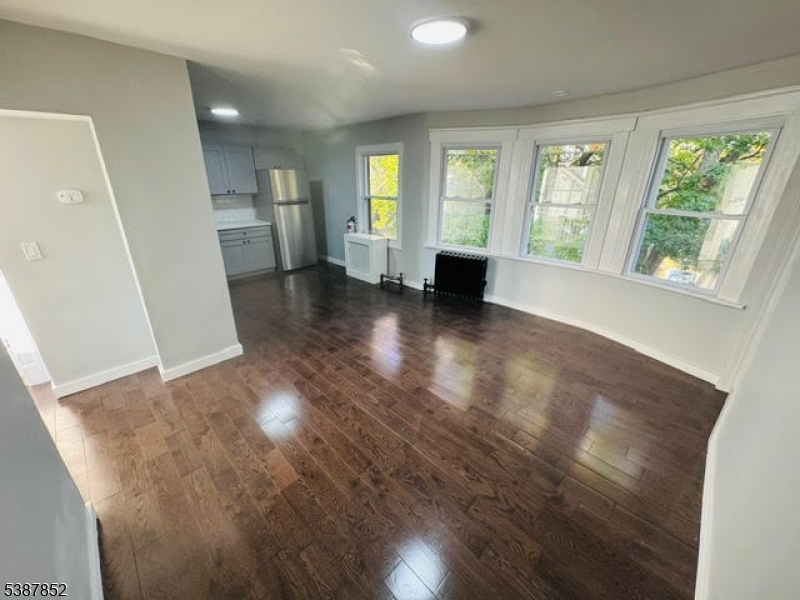 Raritan Boro, New Jersey 08869, United States, 3 Bedrooms Bedrooms, ,2 BathroomsBathrooms,Residential,Coming Soon,219257