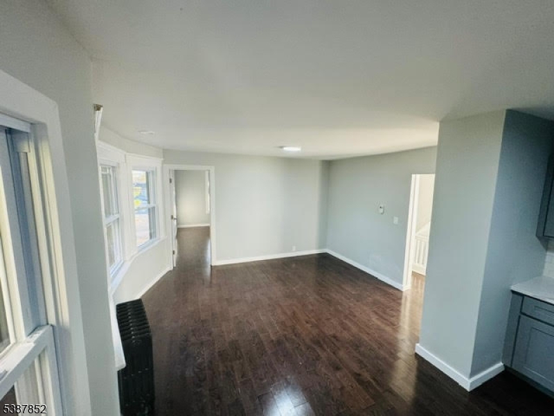 Raritan Boro, New Jersey 08869, United States, 3 Bedrooms Bedrooms, ,2 BathroomsBathrooms,Residential,Coming Soon,219257