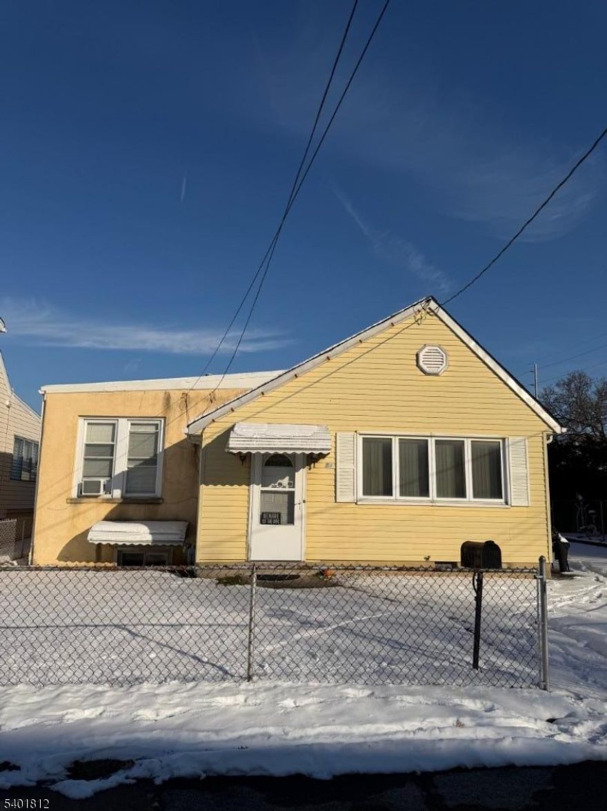 Charming 2-bedroom, 1-bath ranch nestled on a quiet street in a prime Garfield location. The home features spacious rooms and hardwoodfloors, offering comfort and character. Enjoy easy access to public transportation, major highways, shopping, dining, and everyday conveniences perfect for comfortable living with unbeatable accessibility.