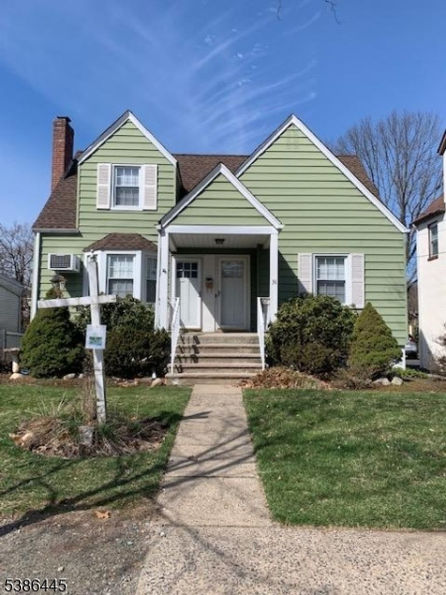 A Must-see Rental! Located in Verona a 2nd flr Cozy 1 Bedroom 1 Bath apartment offering updated kitchen with SS Appliances, updated full bath,  Hardwood floors, Mini Split Ac's, Plus Steam Radient heat, off street parking for 1 car,  Close to shops, Restaurants, schools, NYC Transportation, & short walk from Verona Park! Also Near Verona Pool!