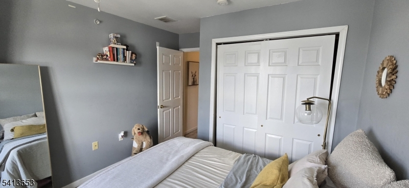 Van Houten Manor - Residential