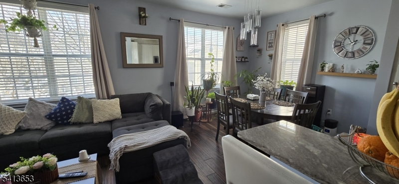 Van Houten Manor - Residential