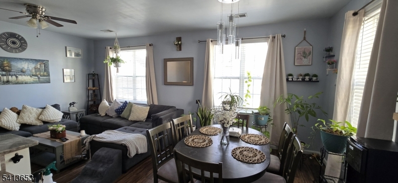 Van Houten Manor - Residential