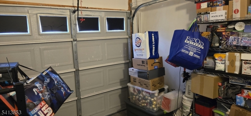 Van Houten Manor - Residential