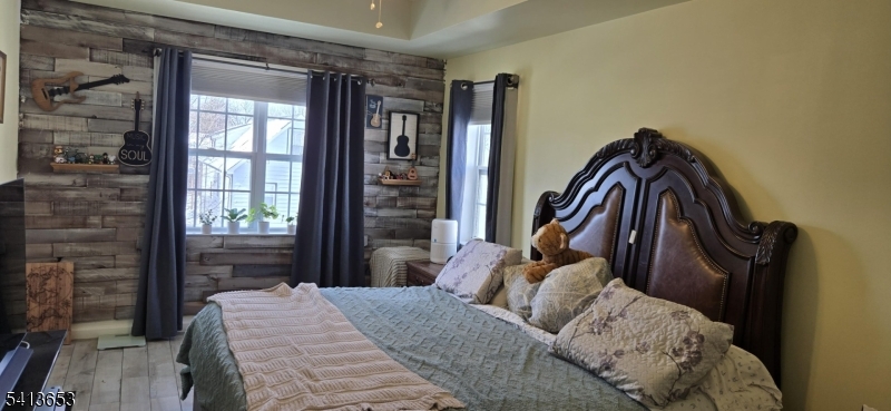 Van Houten Manor - Residential