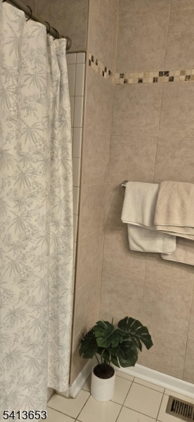 Van Houten Manor - Residential