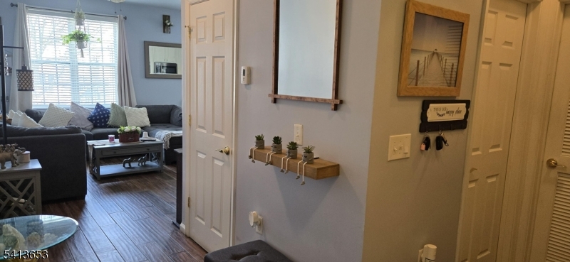 Van Houten Manor - Residential