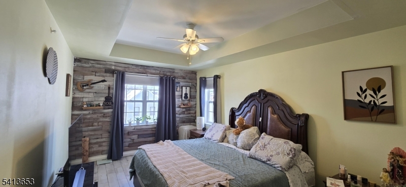 Van Houten Manor - Residential