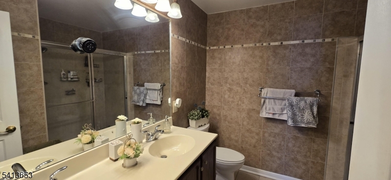 Van Houten Manor - Residential