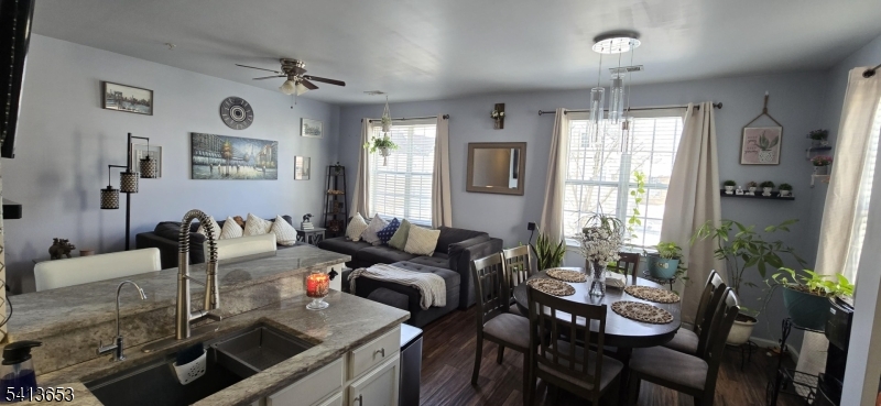 Van Houten Manor - Residential