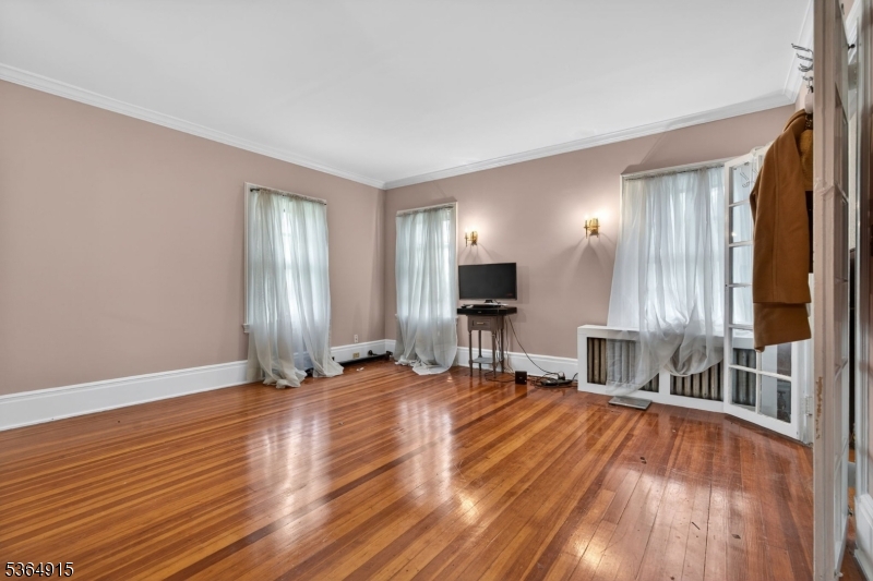 Montrose - Residential