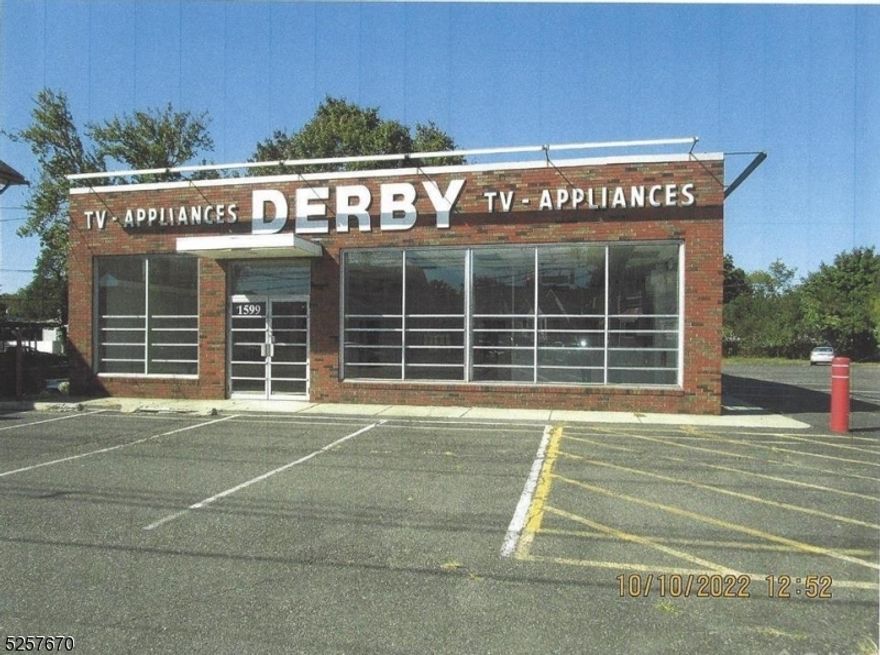 Retail space suitable for food use as-is condition. Parking is suitable for 26 cars. Alarm system electric overhead garage door and storage shelves in the garage area.