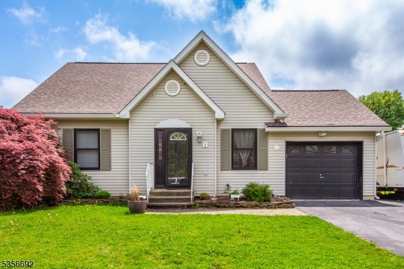 5 Holly Dr