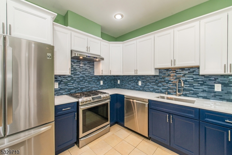 Mazda Brook Commons - Residential