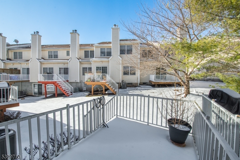 Mazda Brook Commons - Residential