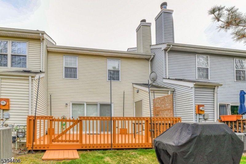 Country Courtyard - Residential