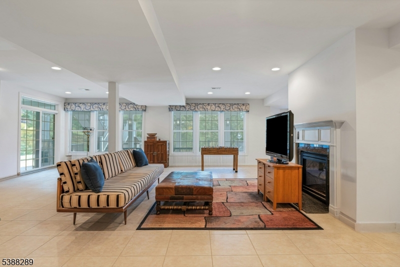 4 Seasons At The Promenade - Residential