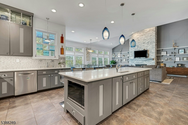 4 Seasons At The Promenade - Residential