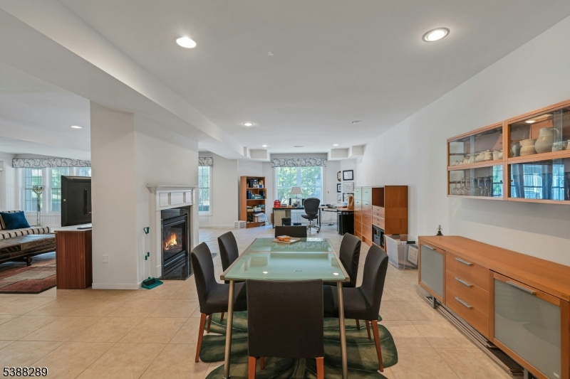 4 Seasons At The Promenade - Residential