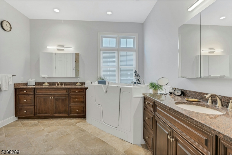 4 Seasons At The Promenade - Residential