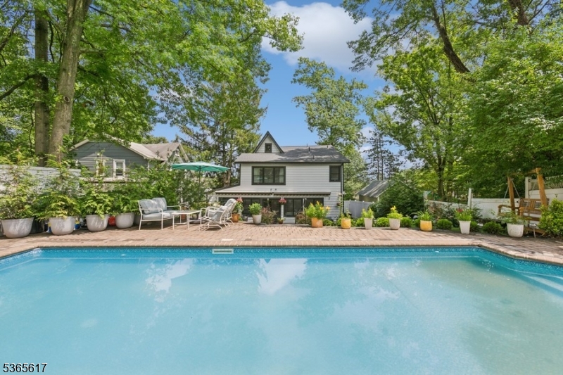 West Orange Twp., New Jersey 07052, United States, 4 Bedrooms Bedrooms, ,4 BathroomsBathrooms,Residential,Coming Soon,156198