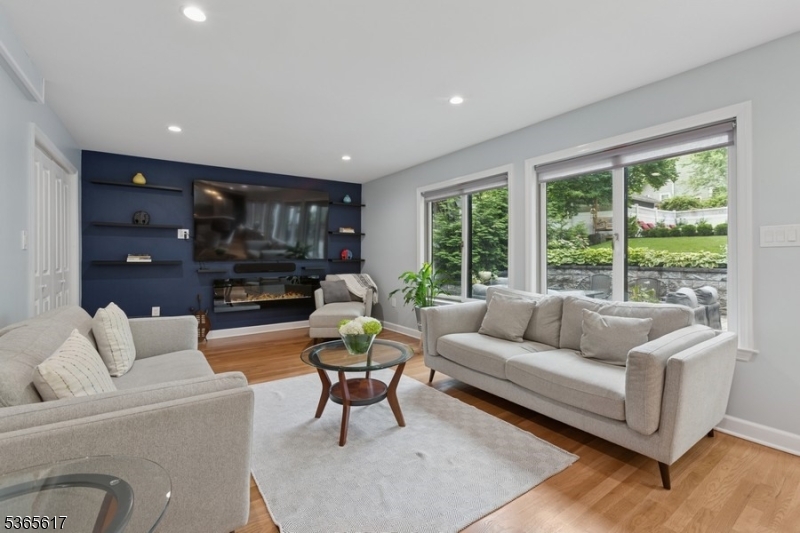 West Orange Twp., New Jersey 07052, United States, 4 Bedrooms Bedrooms, ,4 BathroomsBathrooms,Residential,Coming Soon,156198