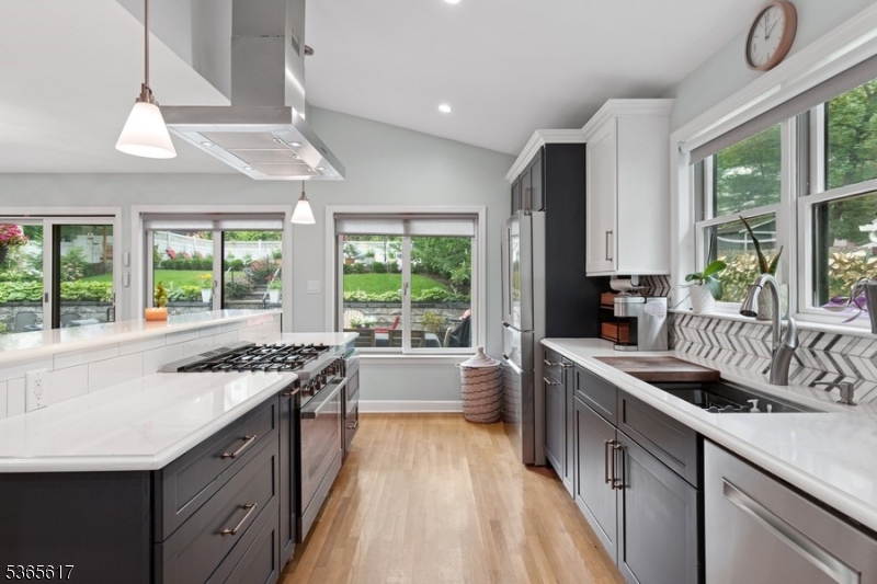 West Orange Twp., New Jersey 07052, United States, 4 Bedrooms Bedrooms, ,4 BathroomsBathrooms,Residential,Coming Soon,156198