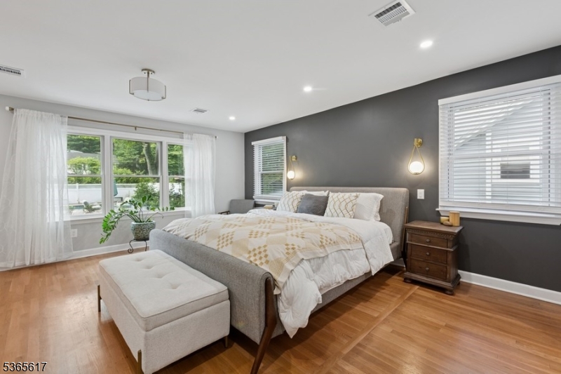 West Orange Twp., New Jersey 07052, United States, 4 Bedrooms Bedrooms, ,4 BathroomsBathrooms,Residential,Coming Soon,156198