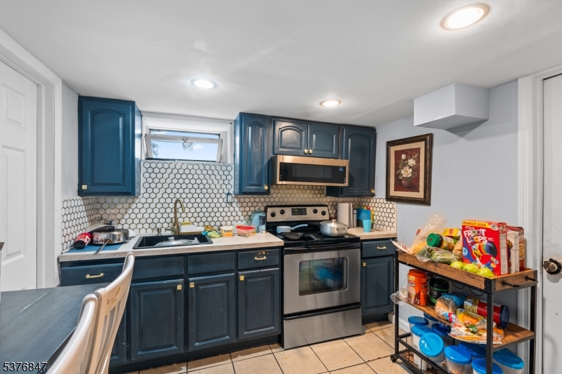 HILLCREST - Residential Income