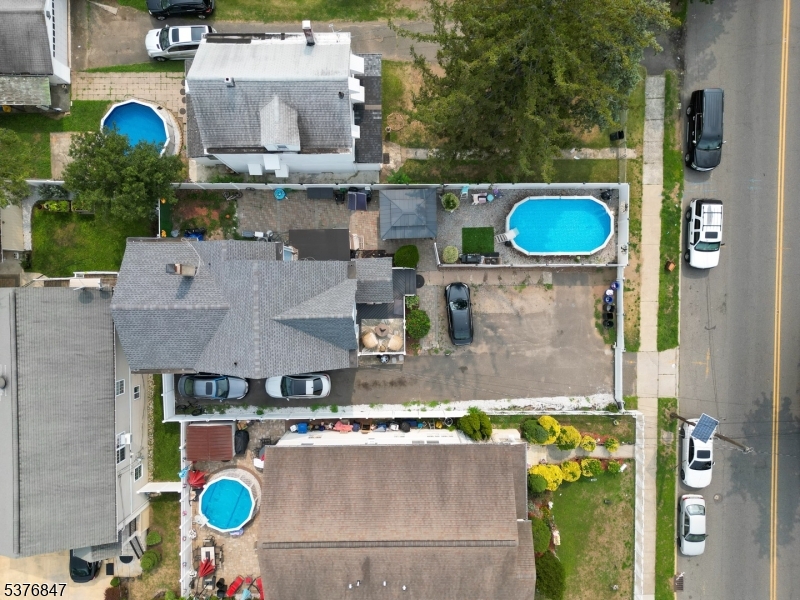 HILLCREST - Residential Income