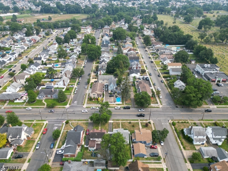 HILLCREST - Residential Income