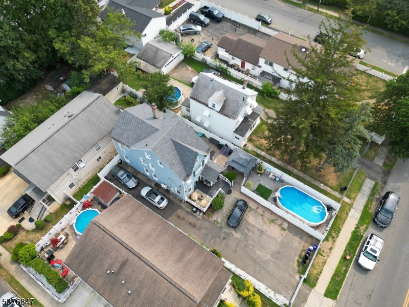 HILLCREST - Residential Income