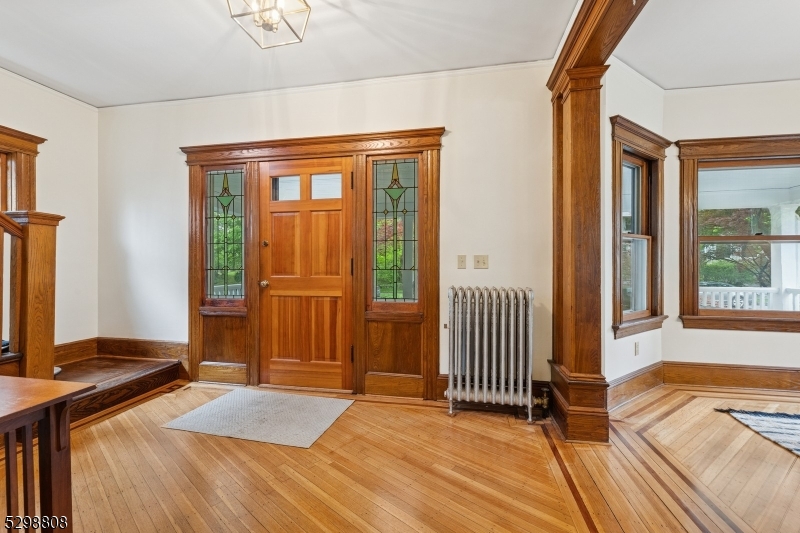 73 Pleasant Ave