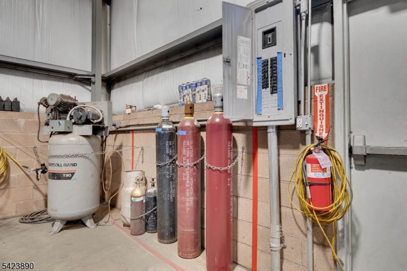 Allen St - Commercial Sale