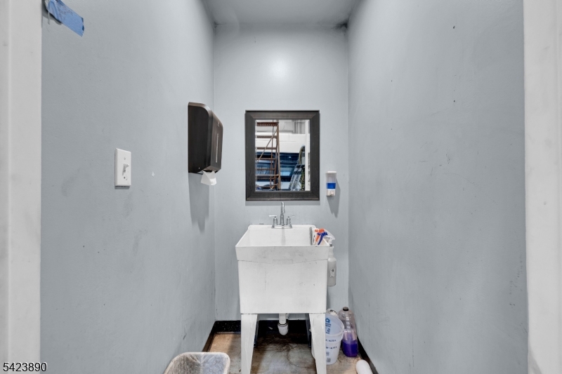 Allen St - Commercial Sale