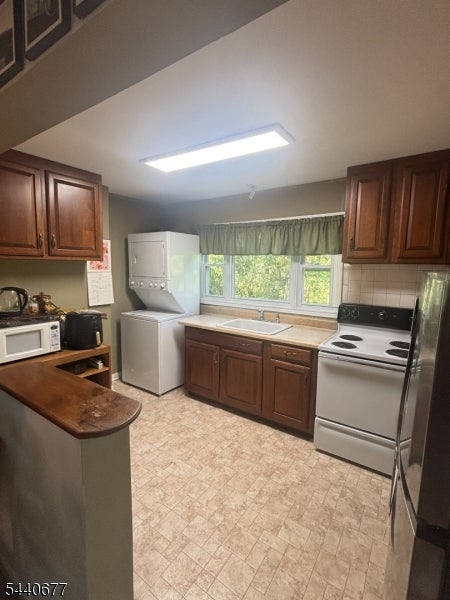 Photo 1 of 18 — 63 Poplar Dr, Long Hill Twp., NJ 07980