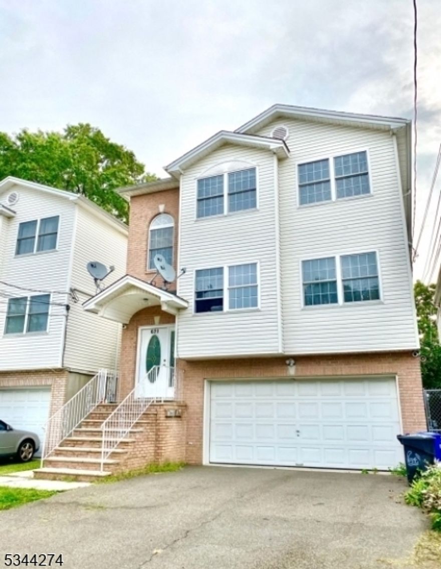 Beautiful & Spacious 3-Bedroom Apartment for Rent. This stunning apartment offers a bright and open-concept layout, seamlessly connecting the kitchen, dining, and living areas perfect for both relaxing and entertaining. It features three bedrooms, including a primary suite, and two bathrooms. Electricity is INCLUDED in the rent as well as a one dedicated parking possibly 2 spaces and laundry facilities for added convenience. Located close to schools, shopping, and NYC transportation, this home offers both comfort and accessibility. Don't miss this fantastic rental opportunity schedule a viewing today!