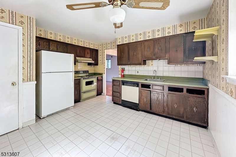 Tenby Chase - Residential