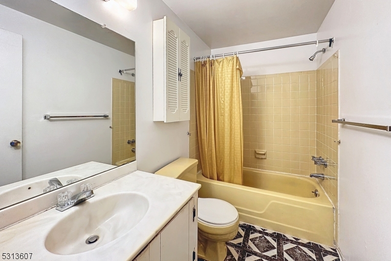 Tenby Chase - Residential