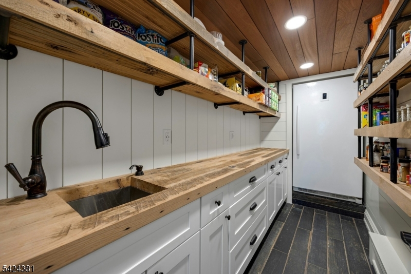 Pines Lake Community - Residential