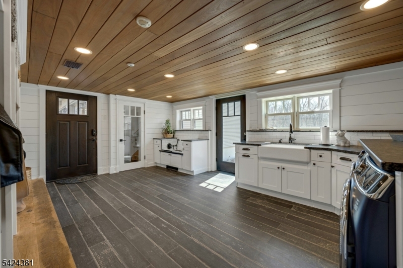 Pines Lake Community - Residential