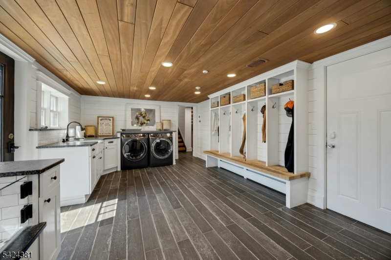 Pines Lake Community - Residential