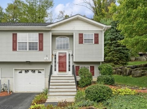 12 Oak Point Dr, Hamburg Boro, NJ 07419 - #: 4017393